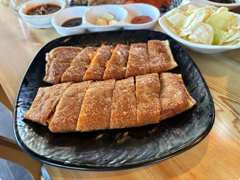 가평 애견동반식당, 도담숯불닭갈비 반려견과 편안한 식사 — 사진 11