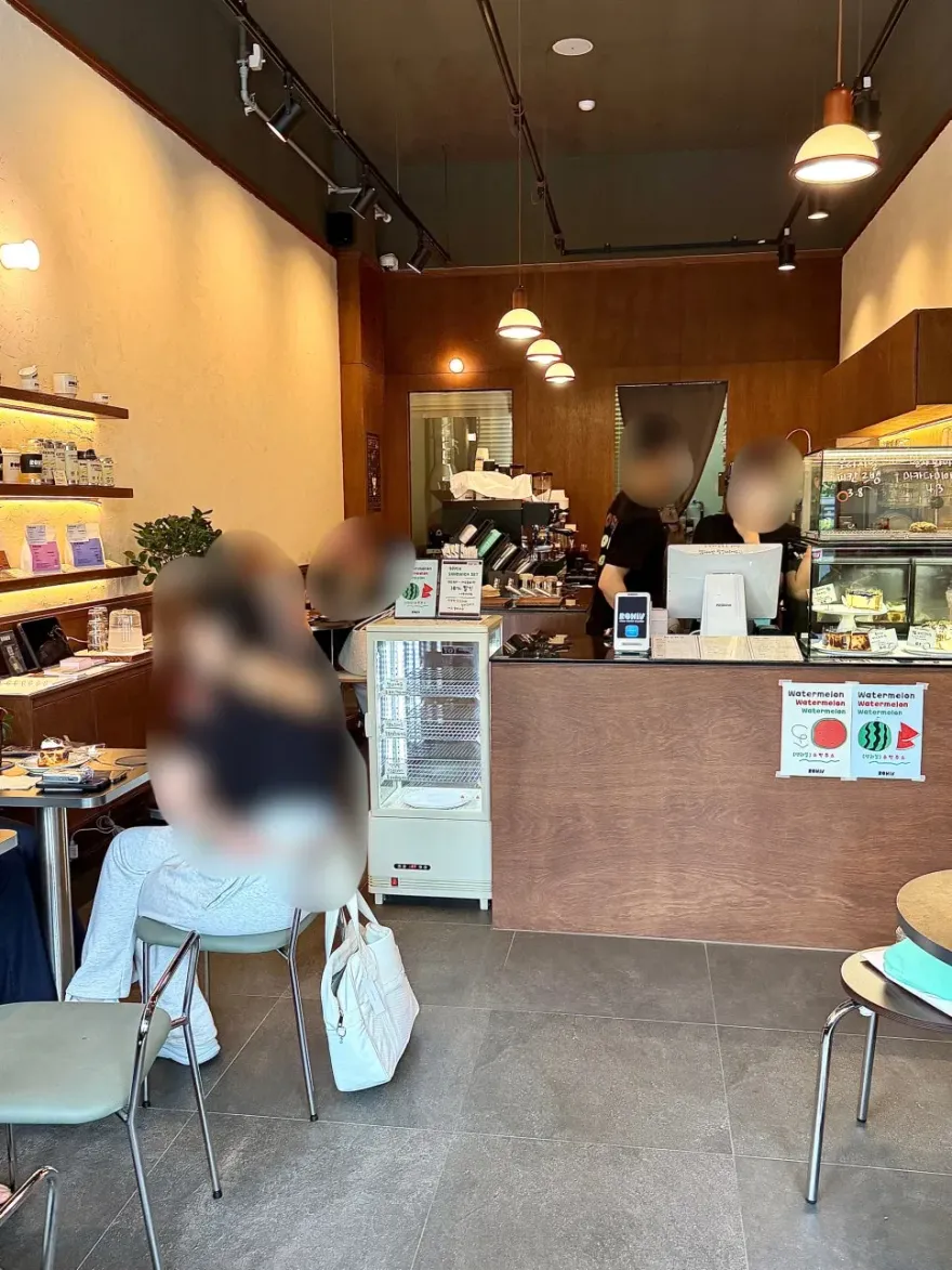 인천 송도 로니브, 감성 케이크 맛집 방문 후기 — 사진 2