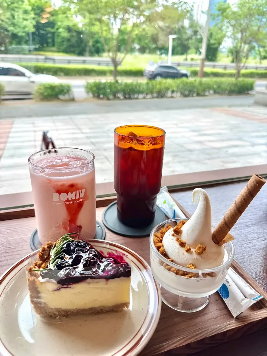 인천 송도 로니브, 감성 케이크 맛집 방문 후기 — 사진 9