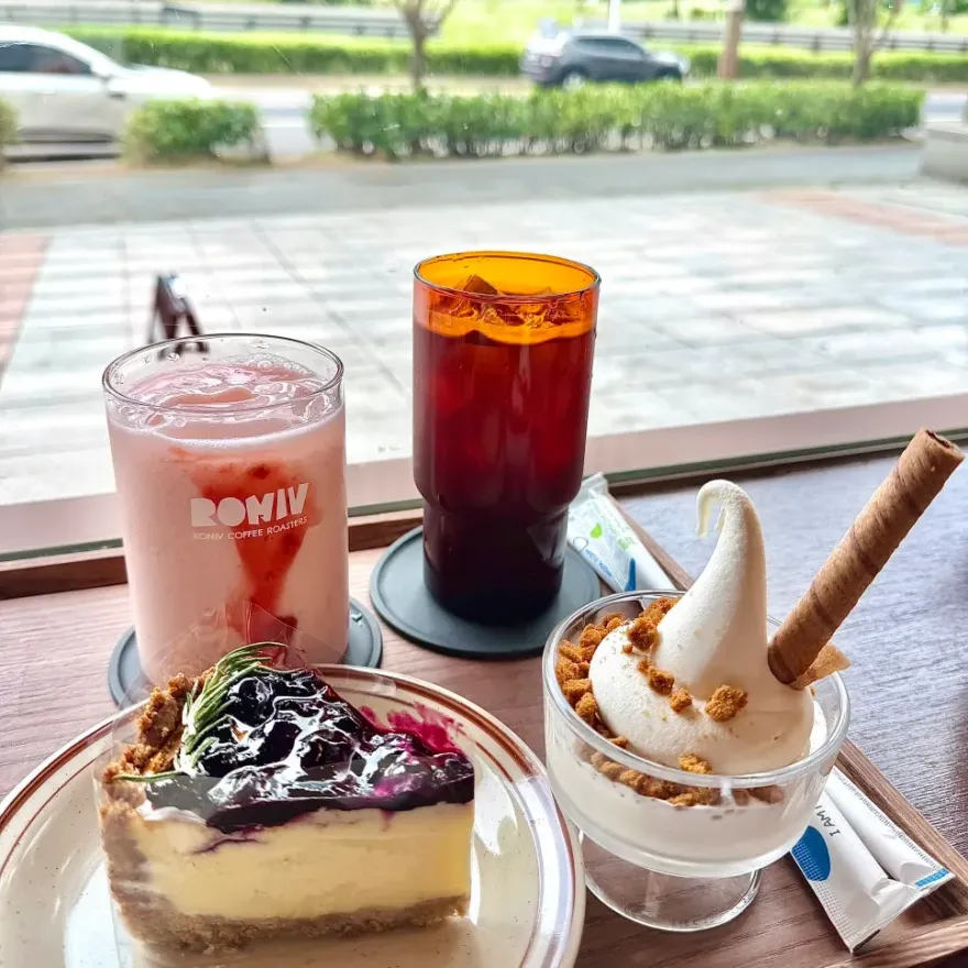인천 송도 로니브, 감성 케이크 맛집 방문 후기 — 사진 17